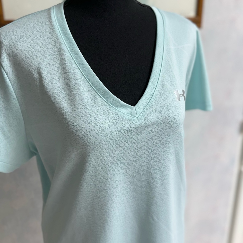 Under Armour Women's Aqua V-Neck Tee - Picture 2 of 8